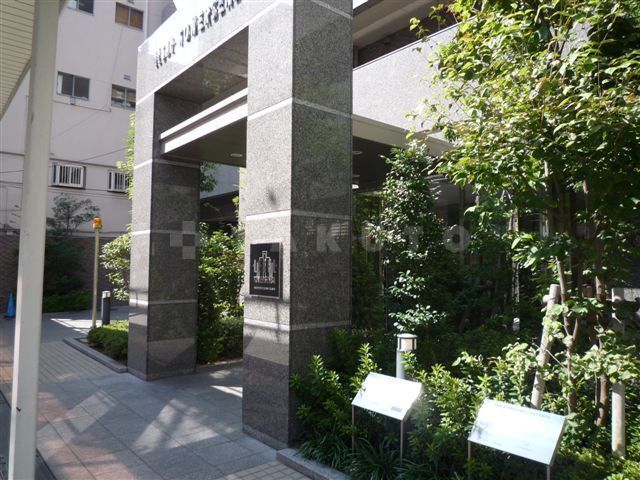 ����12