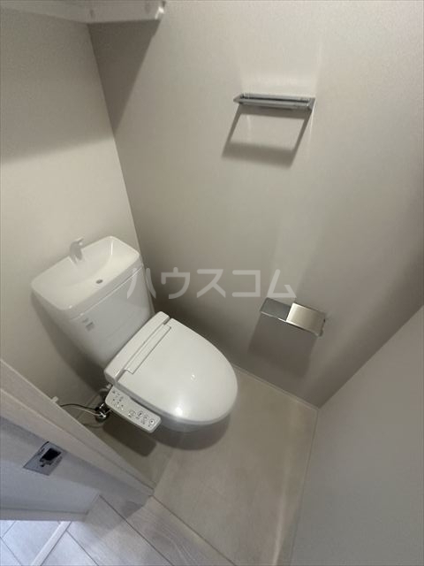 ����4