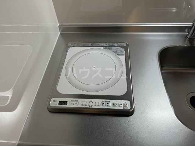 ����17