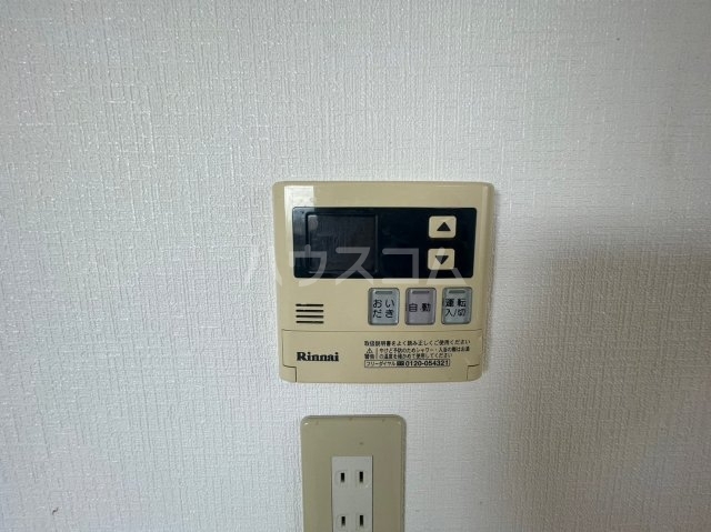 ����20
