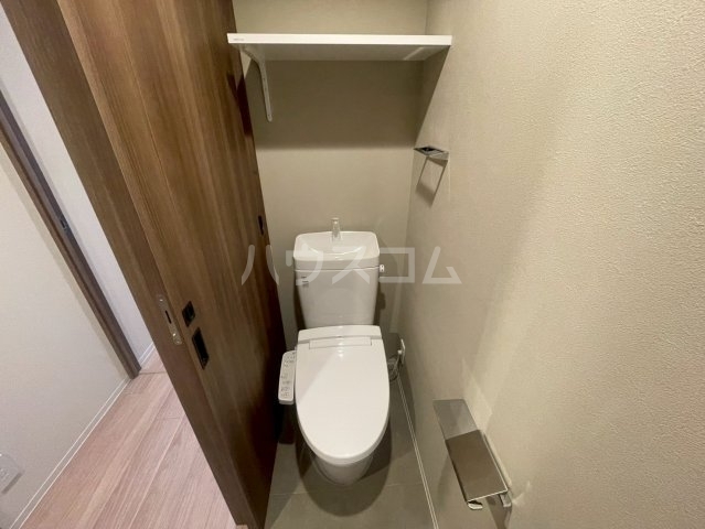 ����4