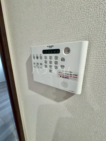 ����13