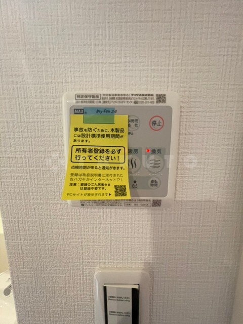 ����16