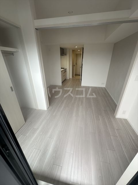 ����13