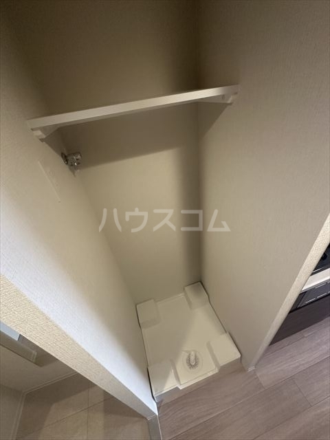 ����20