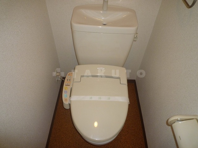 ����4