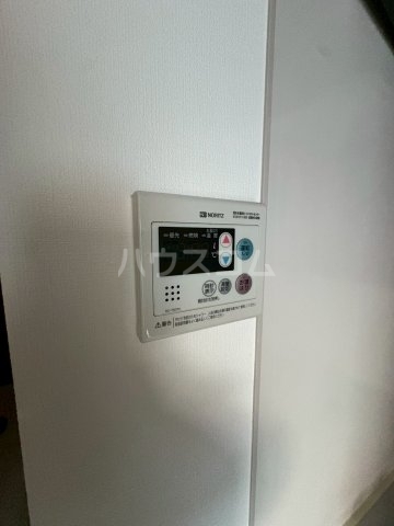 ����13