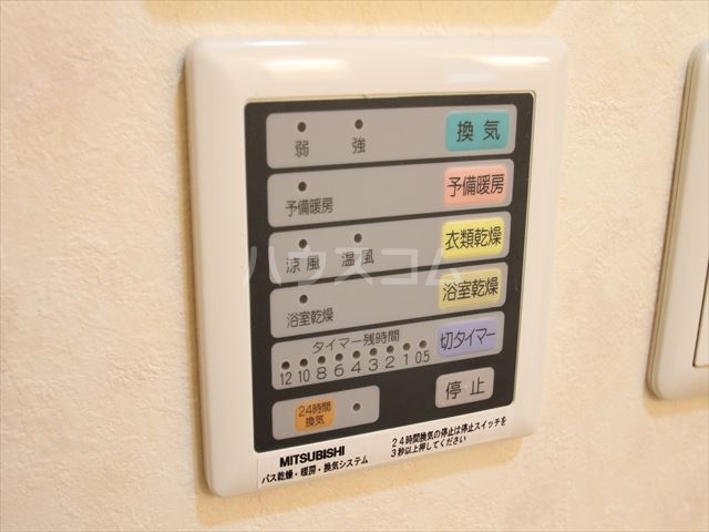 ����12