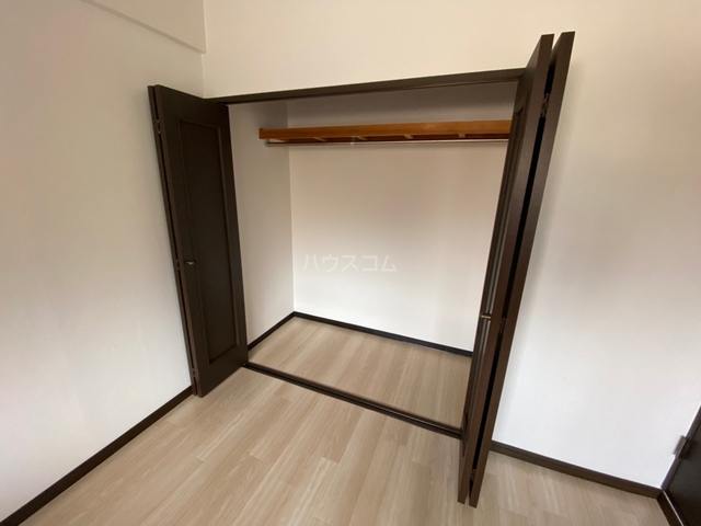 ����8