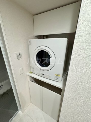 ����12