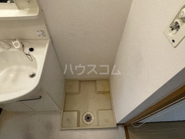����13