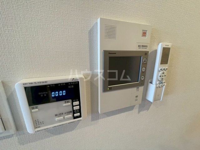 ����10