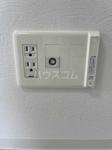 ����18