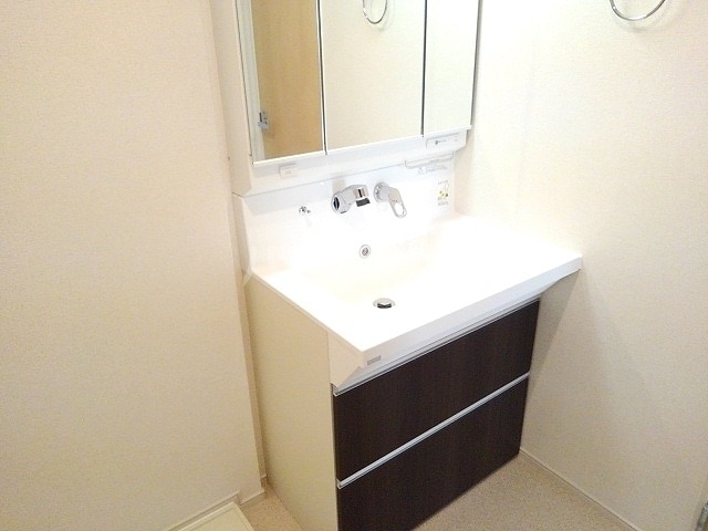 ����5