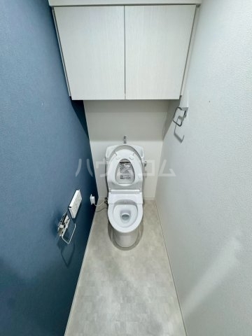 ����4
