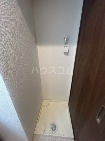 ����16