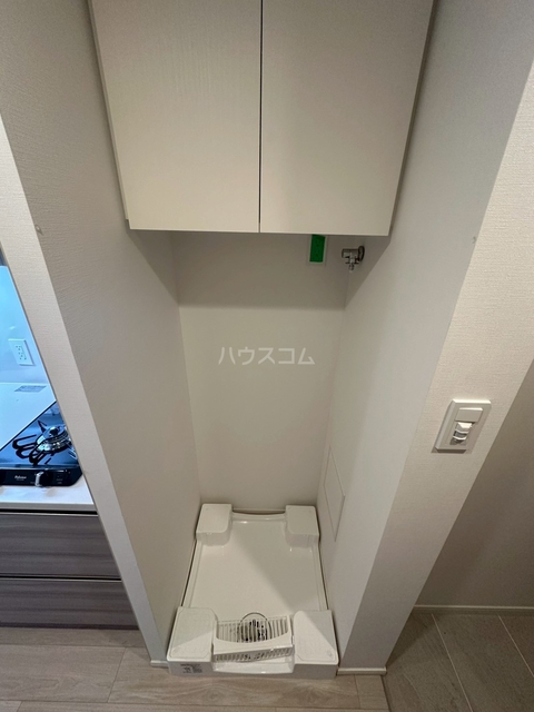 ����13