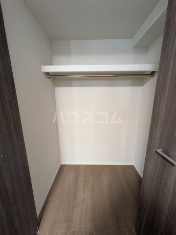 ����24