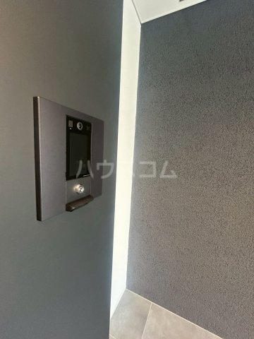 ����18