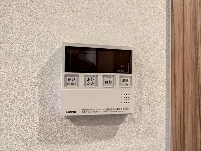 ����24