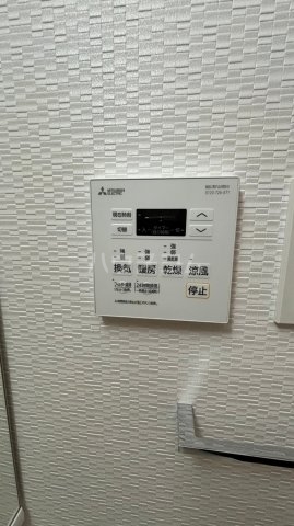 ����16