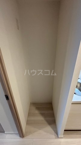 ����18