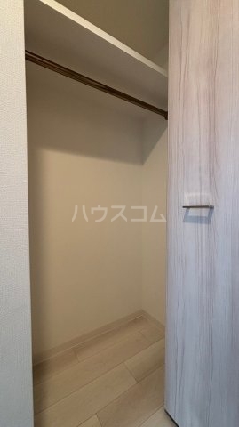 ����8
