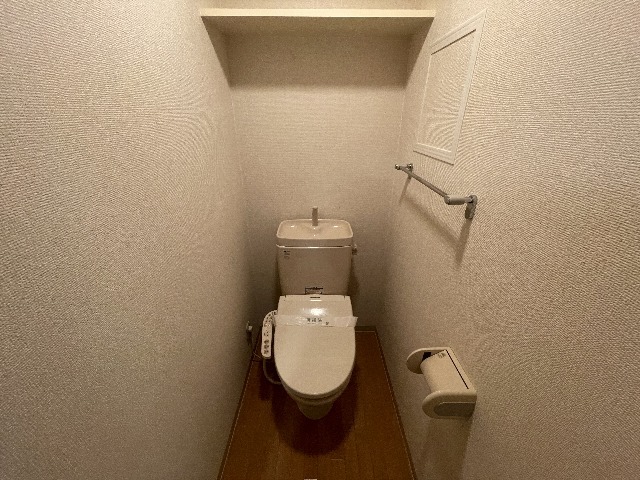 ����3