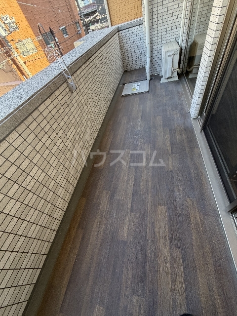 ����11