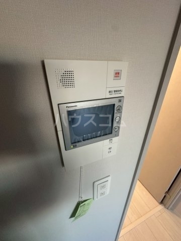����12