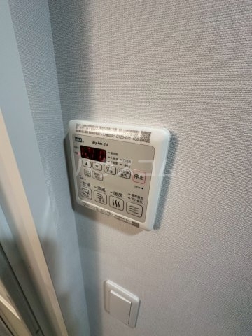 ����13