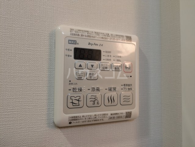 ����17