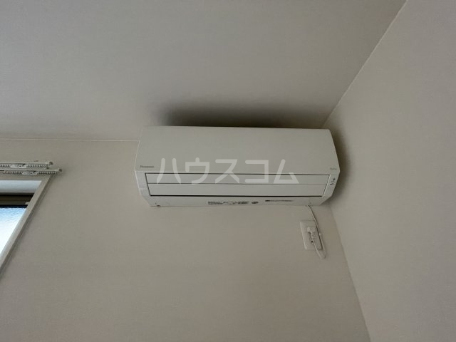 ����12