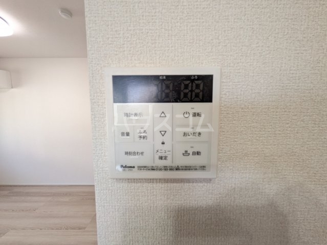 ����21