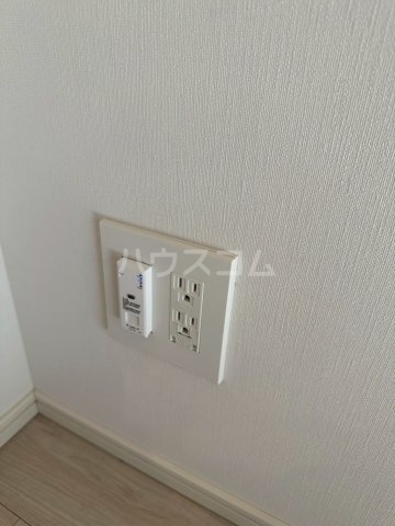 ����12