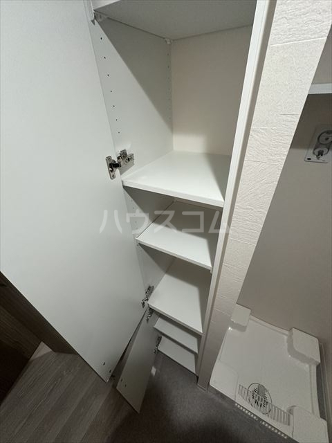 ����23
