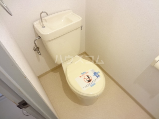 ����4