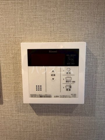 ����12
