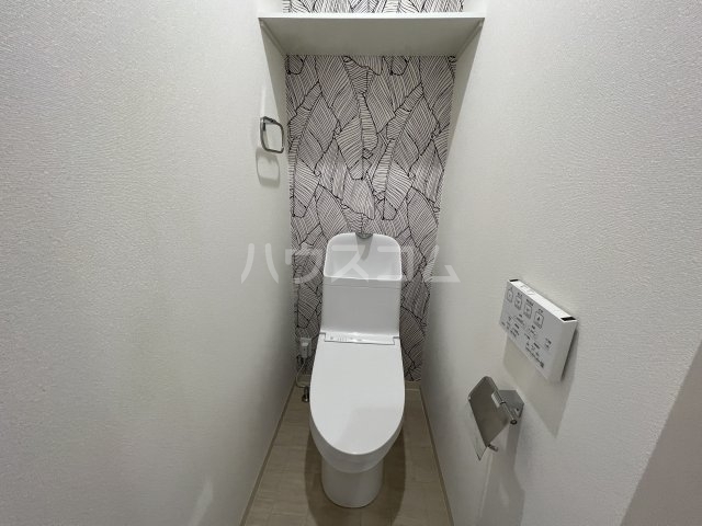 ����15