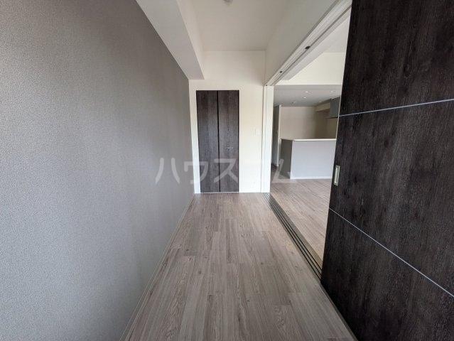 ����11