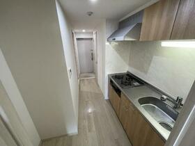 ����3