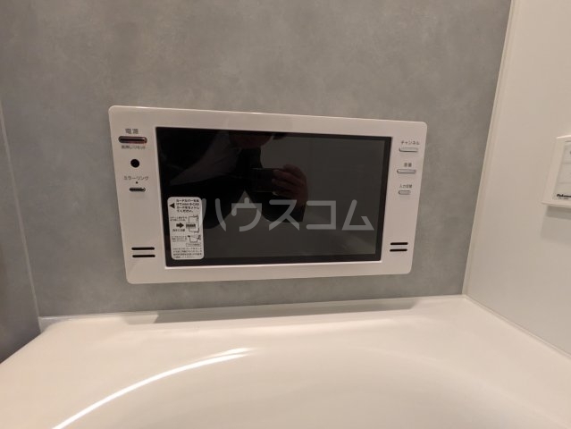 ����20
