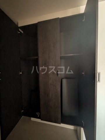 ����13