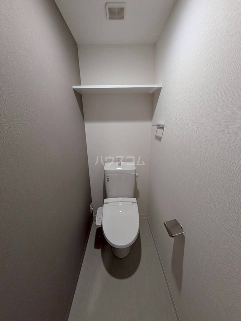 ����4