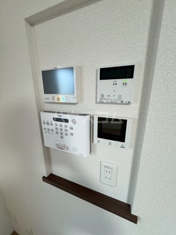 ����10