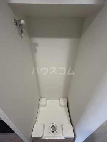 ����9