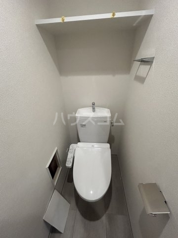 ����4