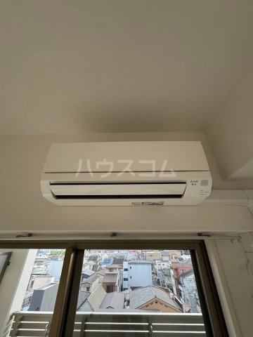 ����12
