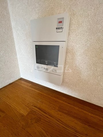 ����10