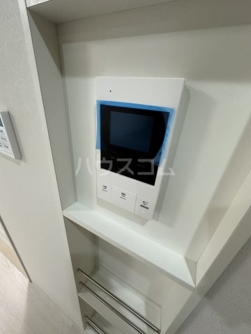 ����12